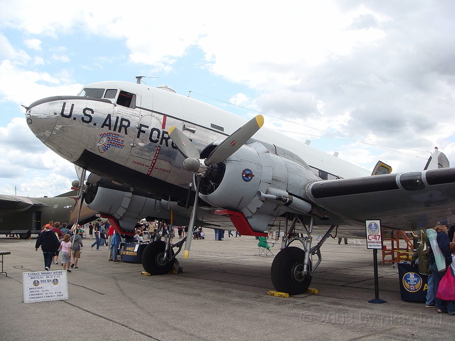 Willow Run Airshow [2009 July 18] 059.JPG - Scenes from the Thunder Over Michigan Air Show at Willow Run Airport
